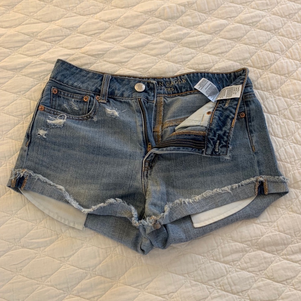 Light wash American Eagle denim shorts